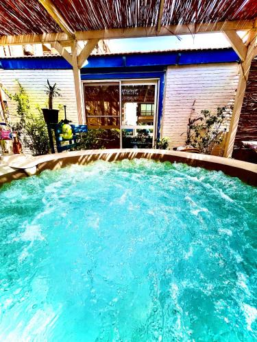 Heliopolis House | Airport Rooftop Club Luxurious Rooms and Studios
