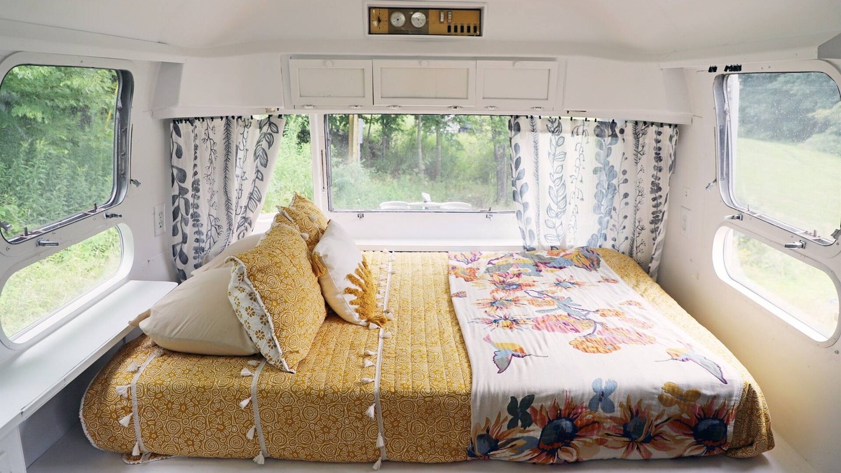Hartwick House | Airstream at Turkey Hill *2* Glamping in CTown!