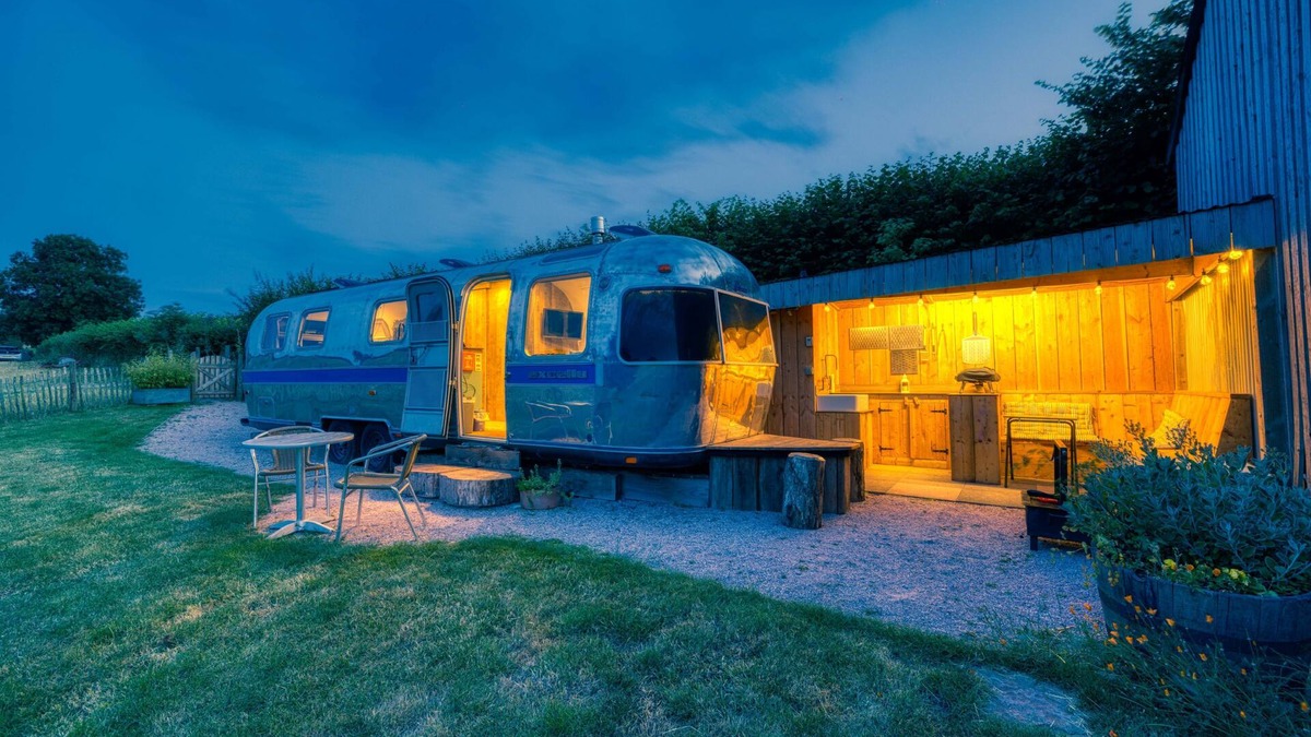 Kenn Cabin | Airstream, Devon Hideaways - a shepherds hut that sleeps 2 guests in 1 bedroom