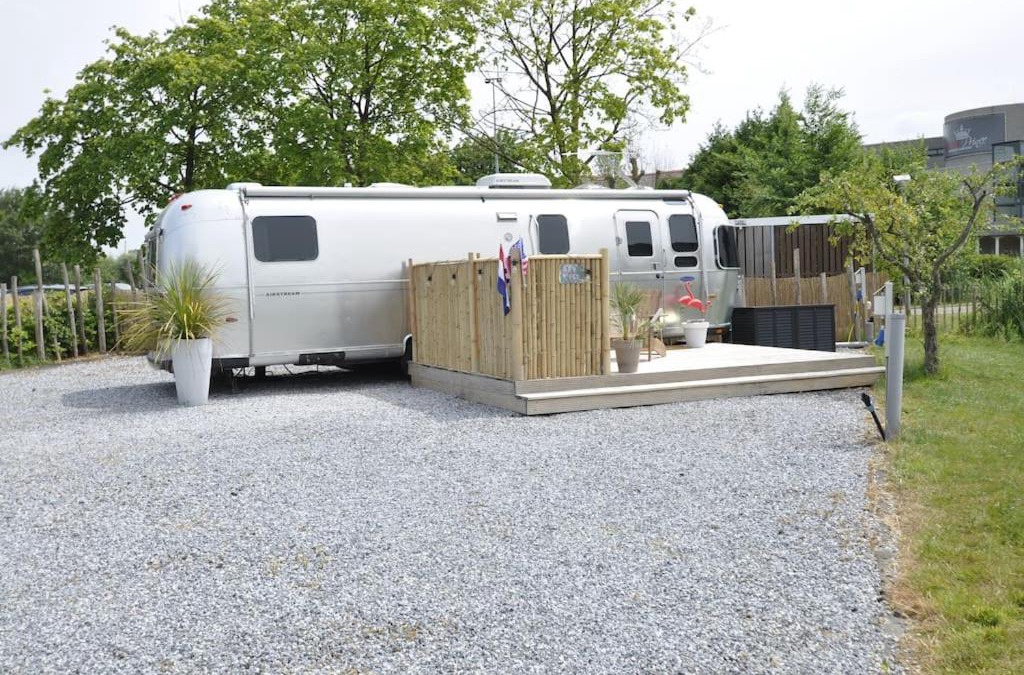 Earnewald Apartment | Airstream Retro USA caravan