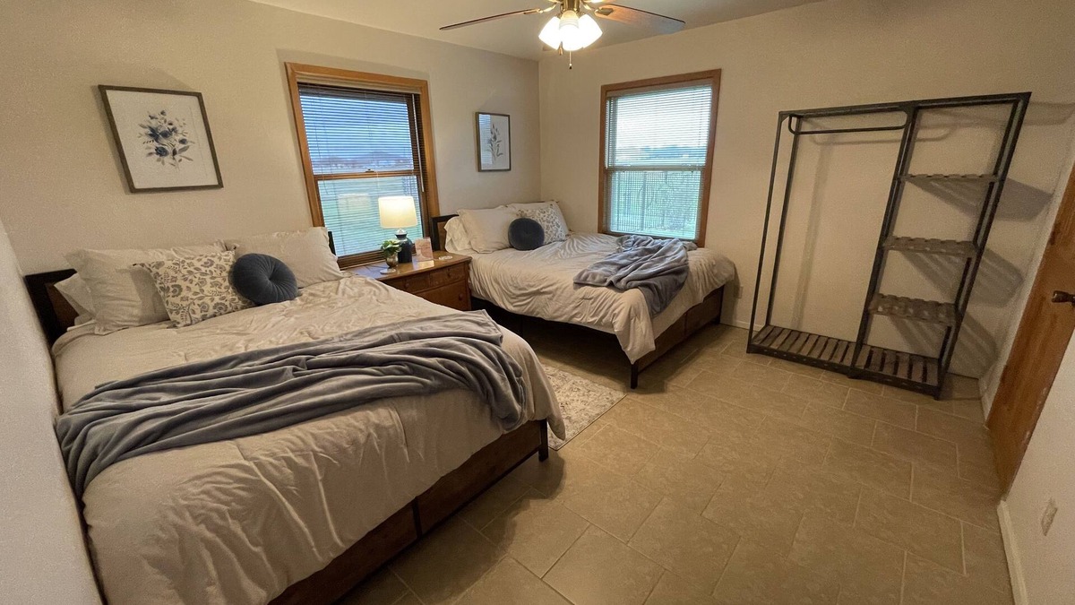 Wise County House | Airstrip Cabin