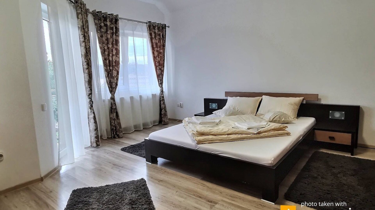 Cluj-Napoca Apartment | Airy, comfy apartment, featuring 2 bedrooms, 1 livingroom, jet-tube bathroom