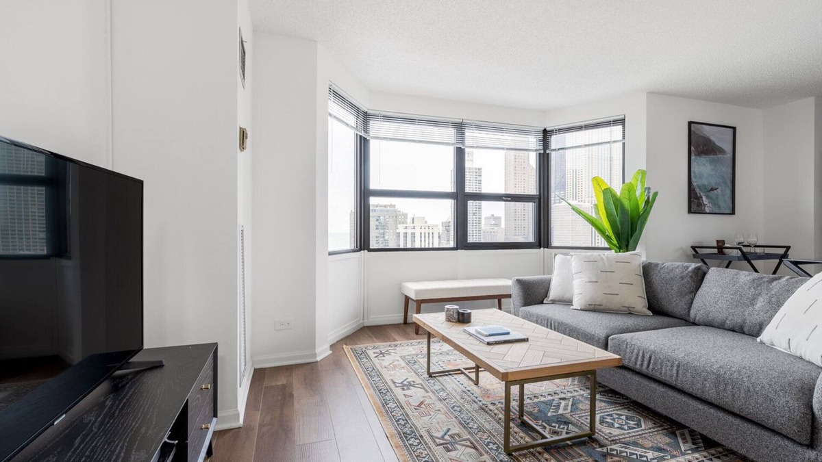 Rush and Division Apartment | Airy Gold Coast 2BR w/Gym, Pool, near. Oak St. Beach, by Blueground