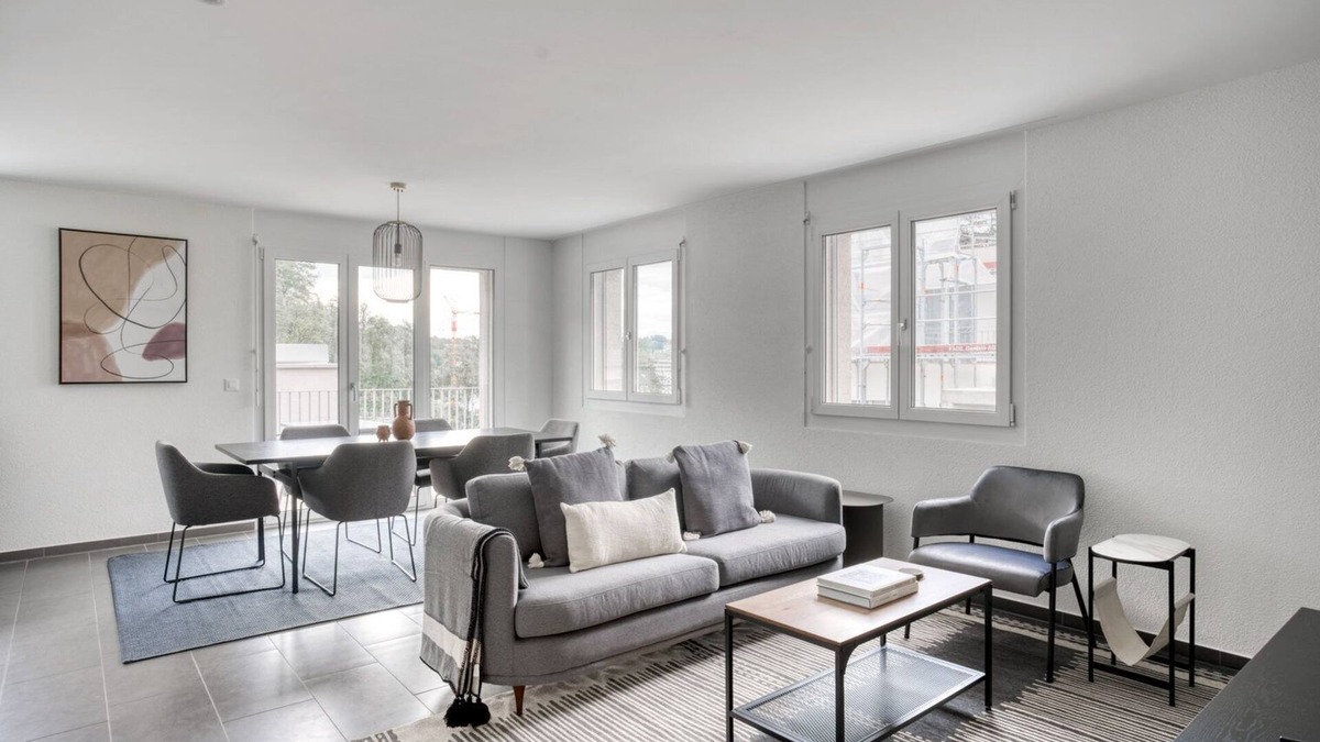Center Apartment | Airy Leimbach 4.5 Room w/Storage & W/D, 5 min to Market, by Blueground