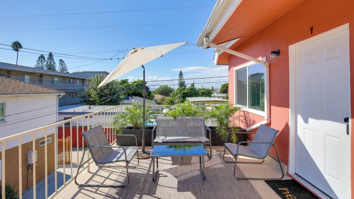 Zaferia Apartment | Airy Long Beach Condo Rental: 2 Mi to Ocean!
