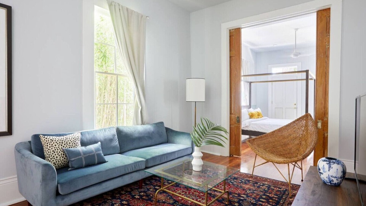 Uptown Historic District Apartment | Airy Magazine St Apt | Walk to Shops & Restaurants
