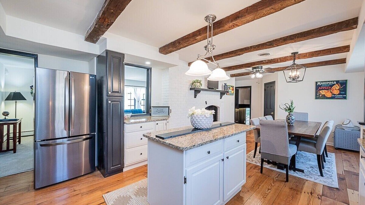Reisterstown Other | Airy & Spacious Modern Farmhouse