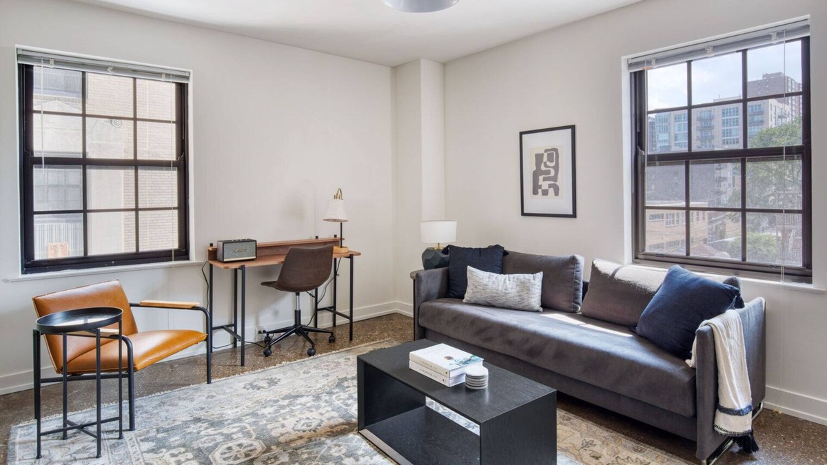 Uptown Apartment | Airy Uptown 1BR w/ Fire Pits & Indoor Pool, nr Beach, by Blueground