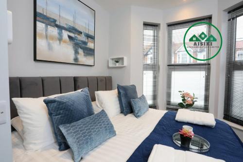 North Finchley Apartment | Aisiki Apartments at Stanhope Road, North Finchley, Air-conditioned Multiple 2 or 3-Bedroom, Pet-Friendly Duplex Flats, King or Twin Beds with Free Wi-Fi