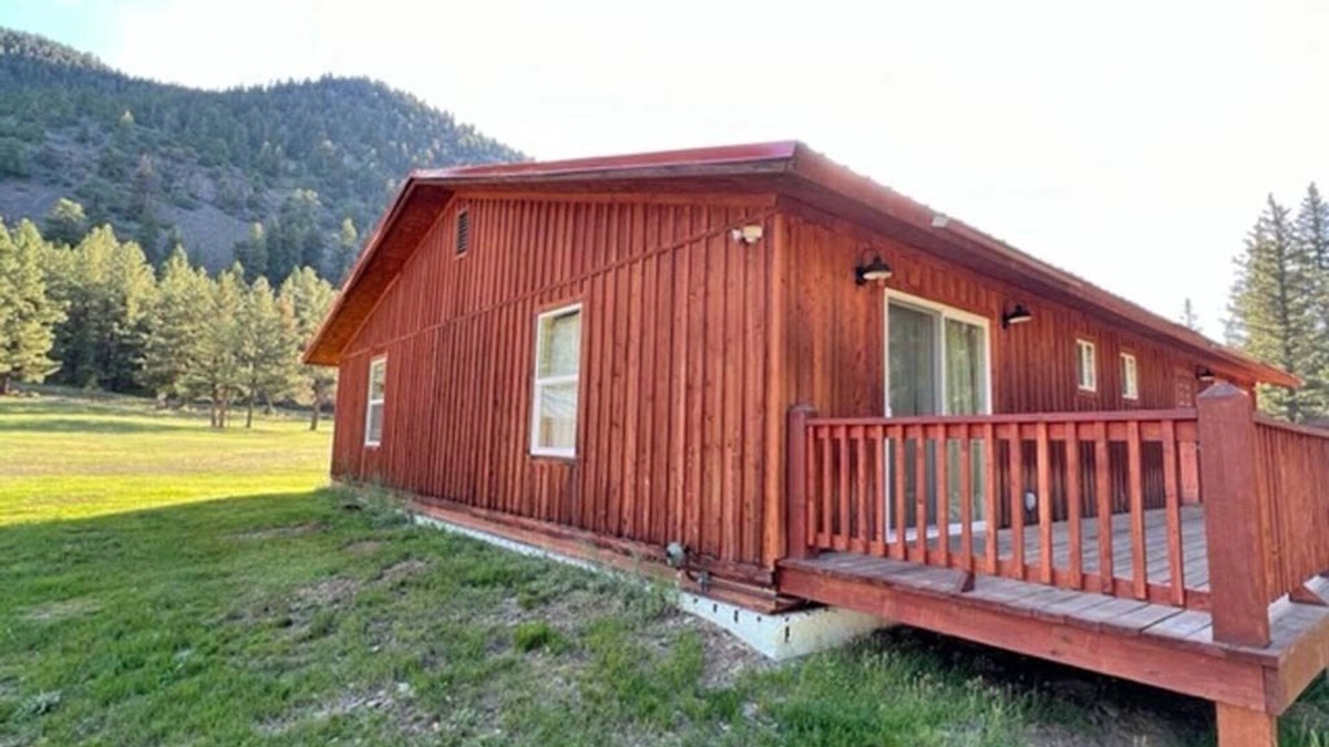 Alamosa House | AIYM Camp Riverfront Family Cabin-Alamosa Canyon, CO!