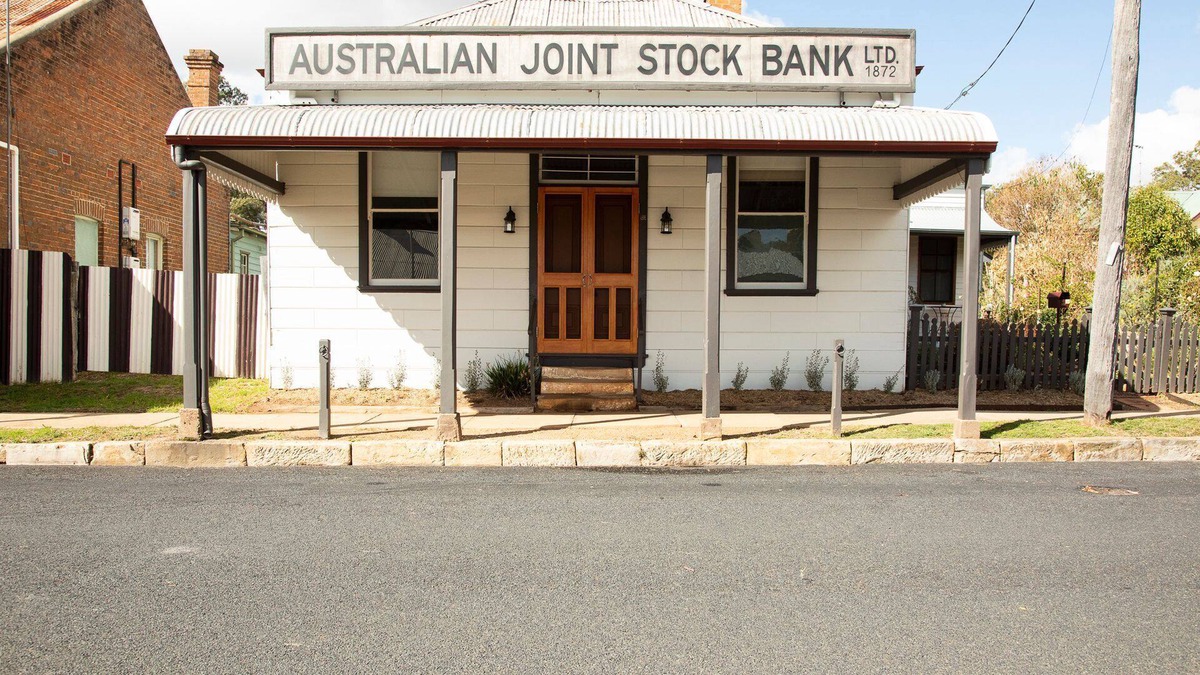 Gulgong House | AJS Bank - Pet friendly