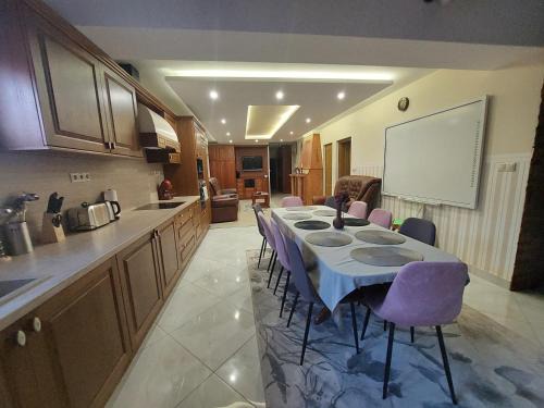 Debrecen Apartment | Akácvirág Airport Viki Apartman