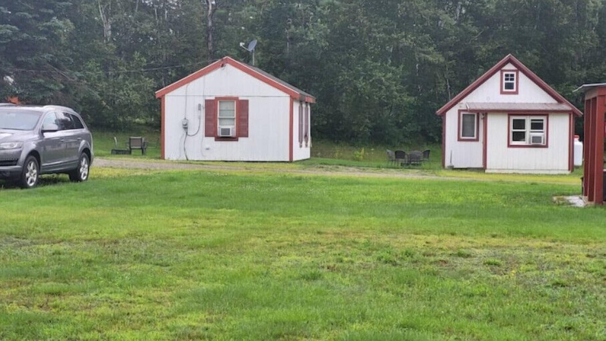 Errol Cabin | AKERS POND INN & CABINSn820 COLEBROOK ROADnERROL NH 03579n 603.482.3471