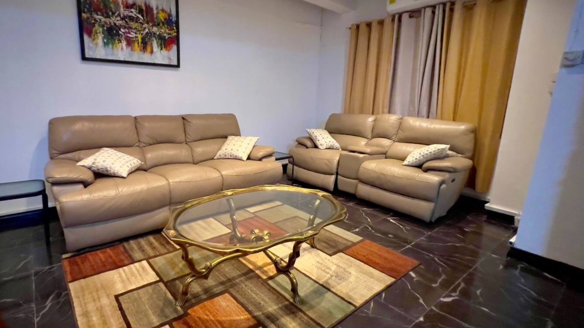 Osu Apartment | Ako-Adjei Lodge