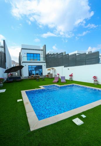 Al-Fujairah Villa | Al Bandar Luxury Villa with private pool - Al Dana Island Fujairah