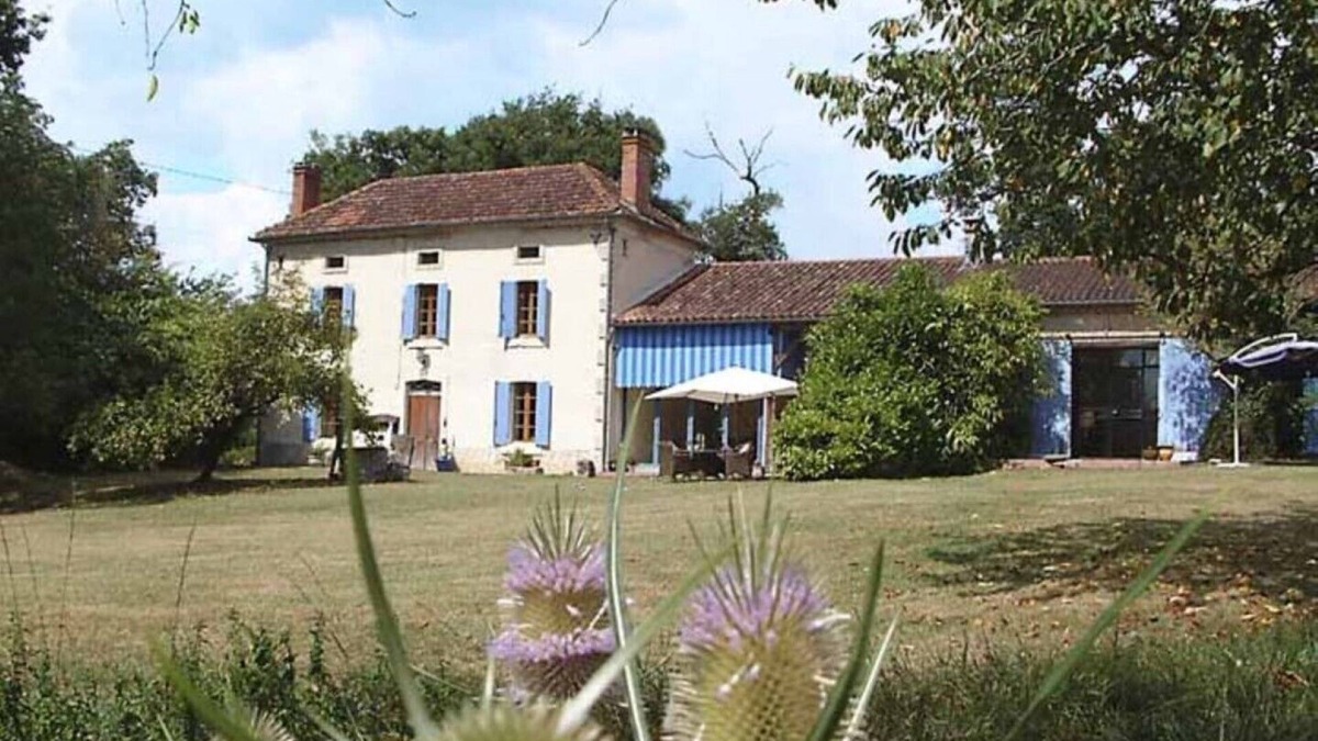 Saint-Pe-Saint-Simon Cottage | Al Hambra, Enjoy Tranquility In Our Beautifully Converted Cottage (Sleeps 10)