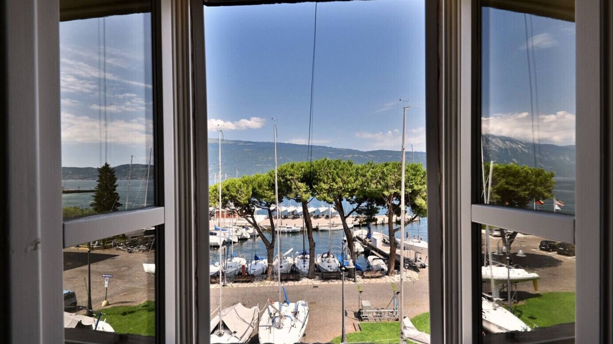 Bogliaco Apartment | Al Porto Vecchio by Theater Home - with parking space and marvellous lake view