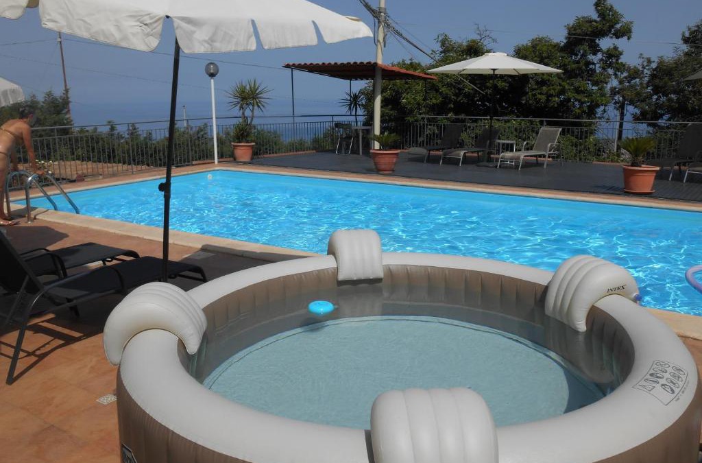 Coste House | Al Villino Sunshine in villa con piscina ed idromassaggio