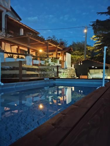 Zadvarje Apartment | Ala da-apartman sa bazenom
