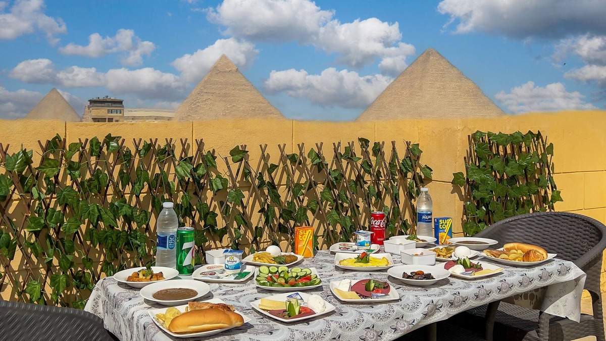Giza Hotel | Alaska Pyramids view