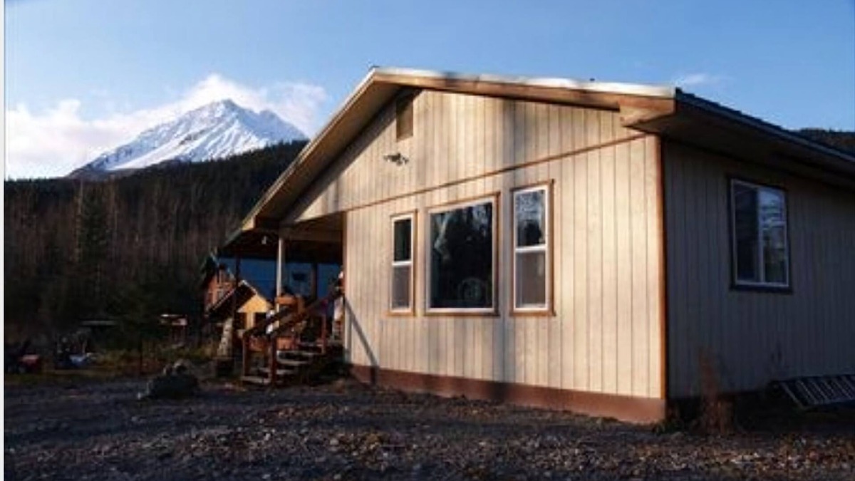 Bear Creek House | Alaska View Lodge