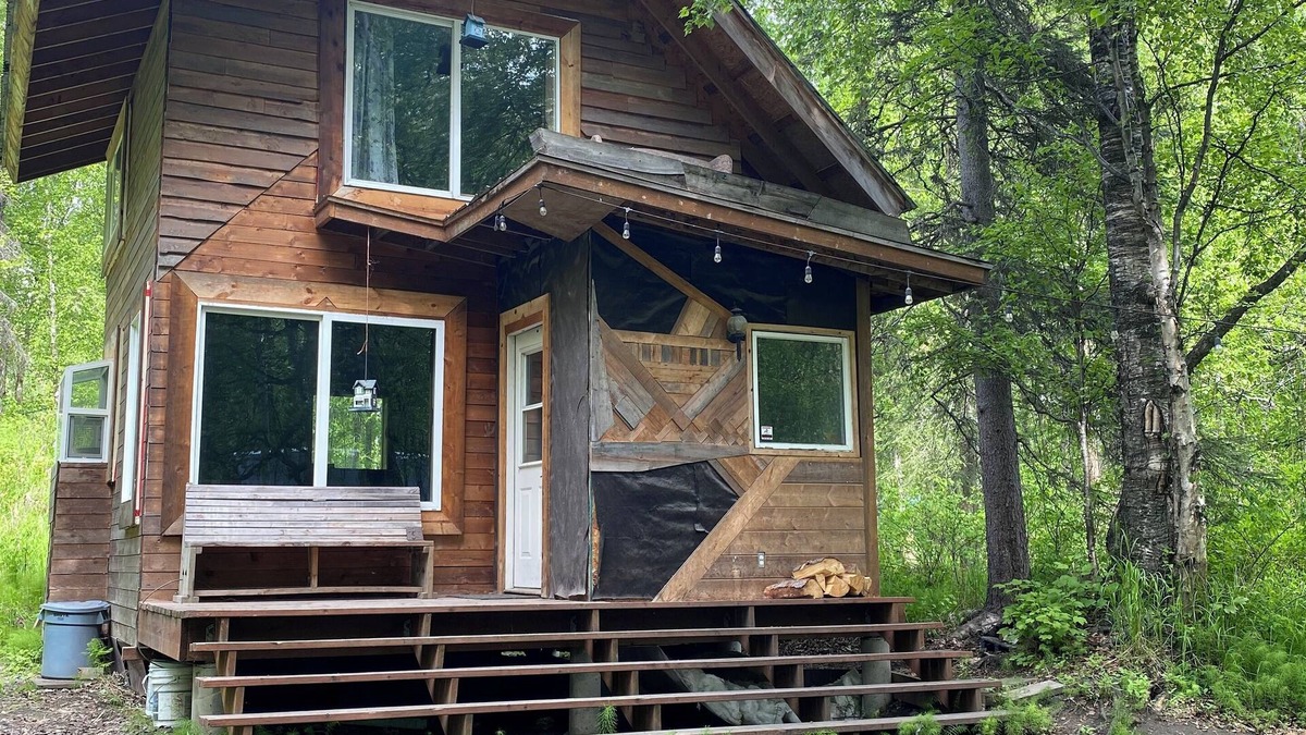 Sutton-Alpine Cottage | Alaskan tiny-home with sauna and WiFi