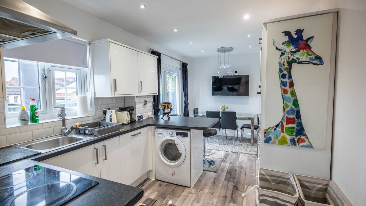 Basildon House | Alaya Homes Your Oasis of Comfort and ConveniencenWelcome to Alaya