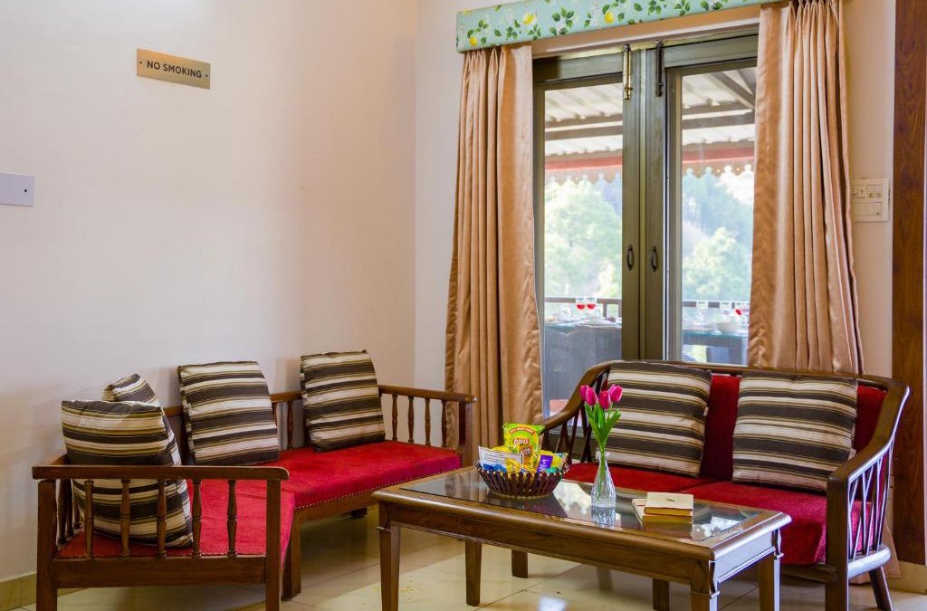 Kasauli Villa | Alaya Stays 5 BHK Sukhmani Cottage With Picturesque Balconies, Garden & Views