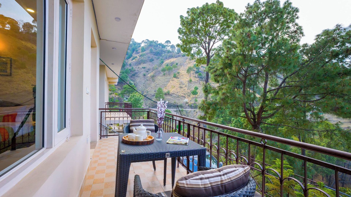 Kasauli Apartment | Alaya Stays Captains Nest 3 BHK Retreat With Garden & Scenic Views