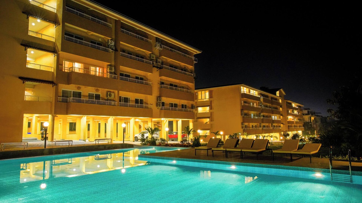 Sainagar Apartment | Alaya Stays Veera Serina 3 BHK with Pool