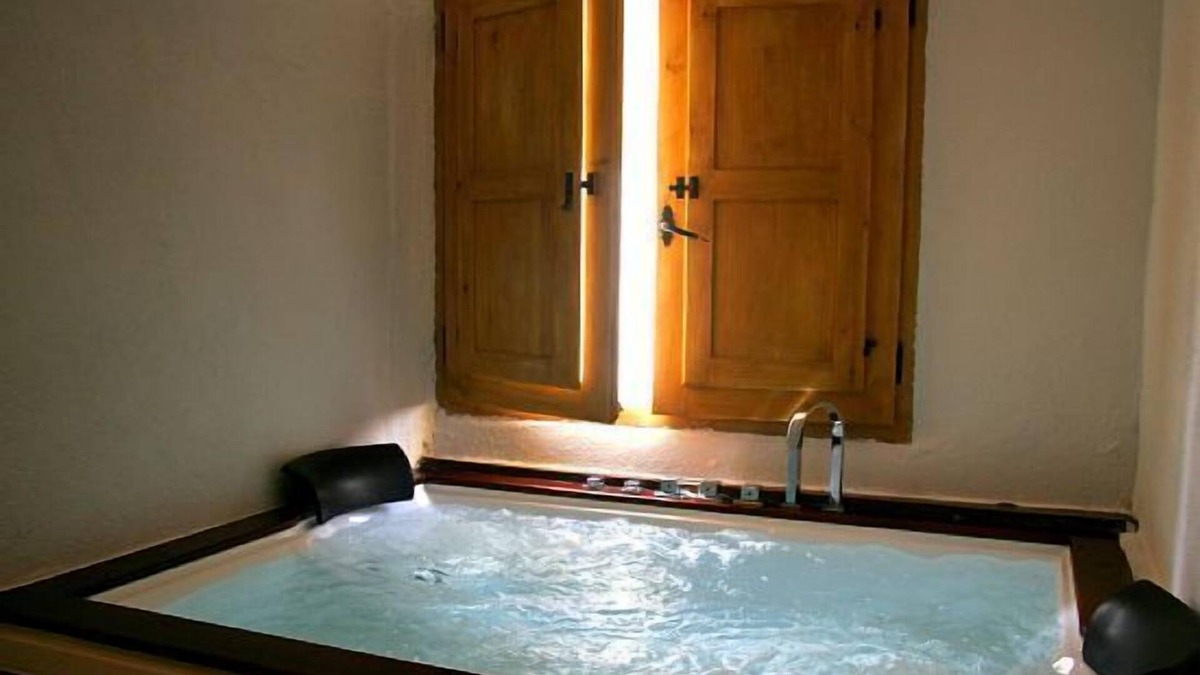 Chert Cottage | Alba cottage for 2 people