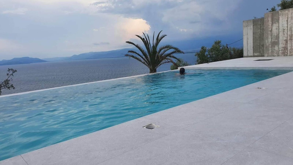 Pella Region Apartment | Alba Ocean View Luxury Suite
