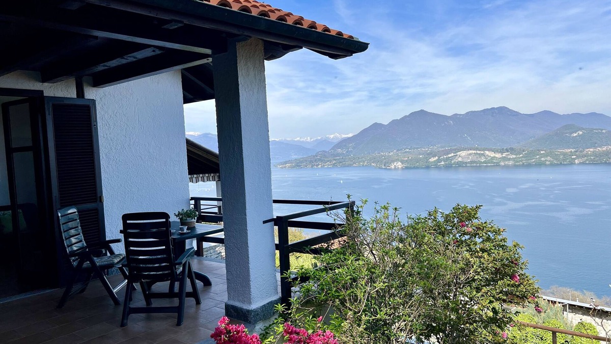 Belgirate Apartment | ALBA SUL LAGO - fantastic lake and panoramic view, perfect starting position