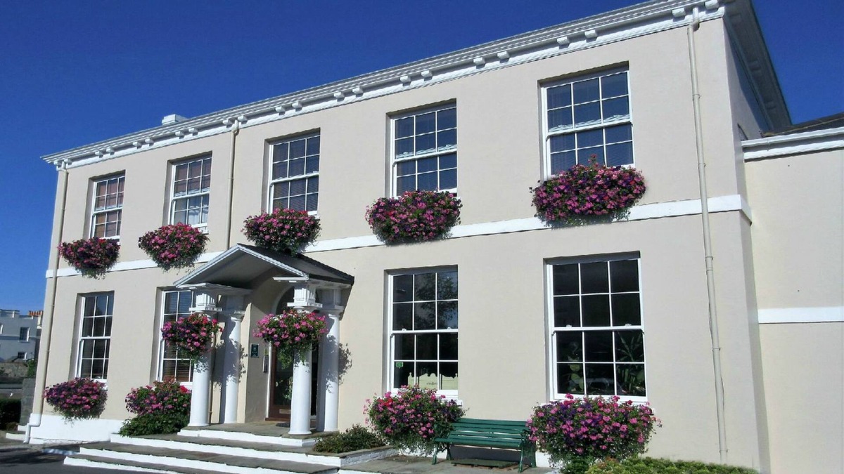 Saint Peter Port Apartment | Albany selfcatering apartments
