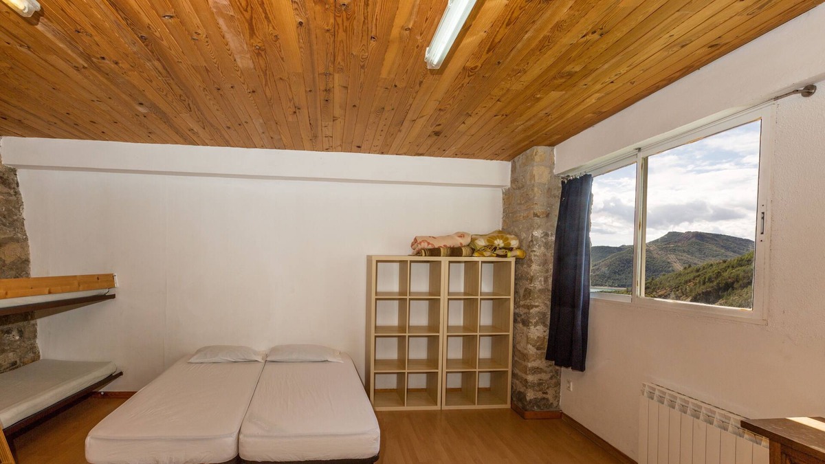 Salas de Pallars Apartment | Alberg La Solana - B10 - Group/Family Room (6-8 adults)