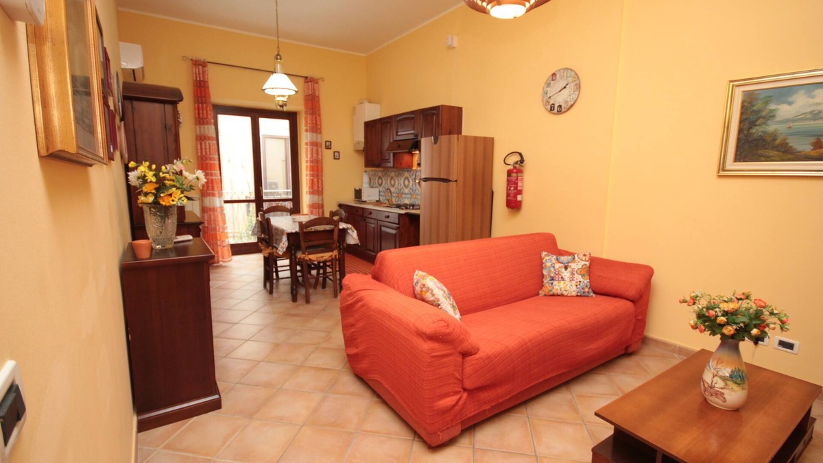 Albergheria Apartment | Albergheria House (apartment in the old town)