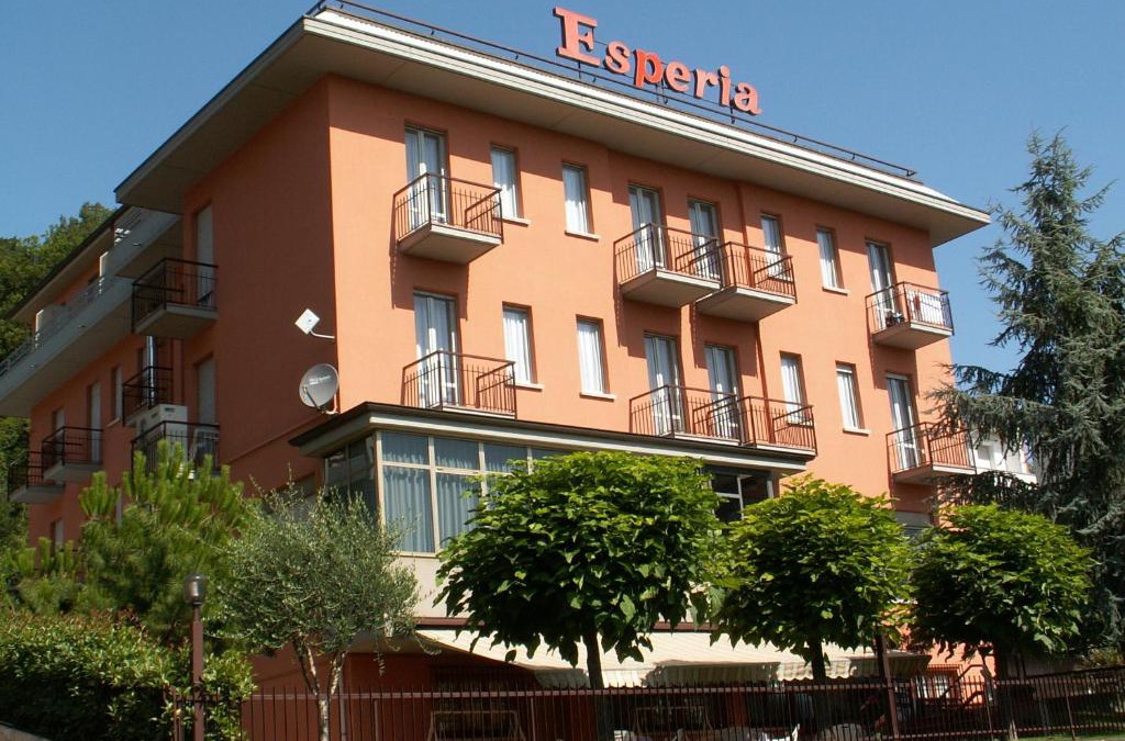 Bagni di Tabiano Hotel | Albergo Esperia
