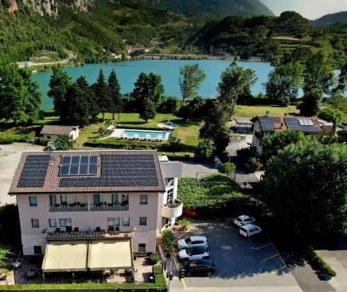 Padergnone Hotel | Albergo Miralaghi