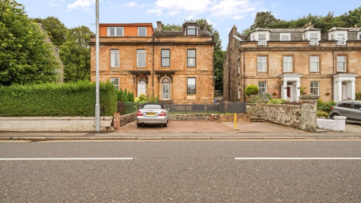 Gourock House | Albert Road 3Bed With Parking