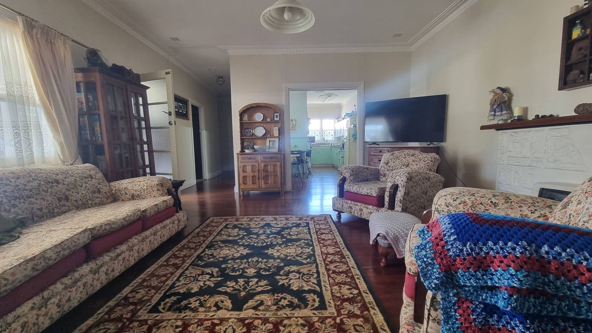 South Bunbury Cottage | Albert Road Cottage: Comfy, vintage home near water & town