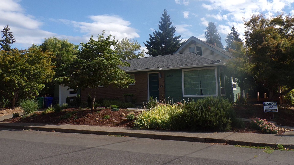 Alberta Arts District Apartment | Alberta Arts District Private Short-Term Basement Apartment