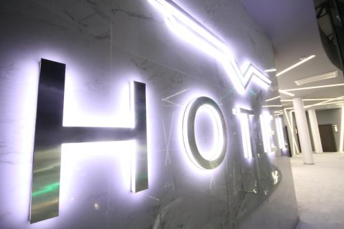Mbrostar-Urë Hotel | Albes Hotel