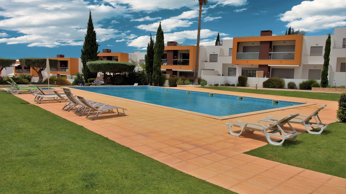 Vale de Parra Apartment | Albufeira Modern Condominium Vitismar With Pool