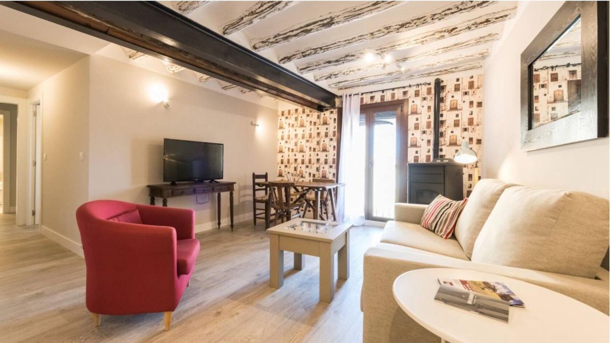 Adahuesca Apartment | Alcañón apartment in Anagussa