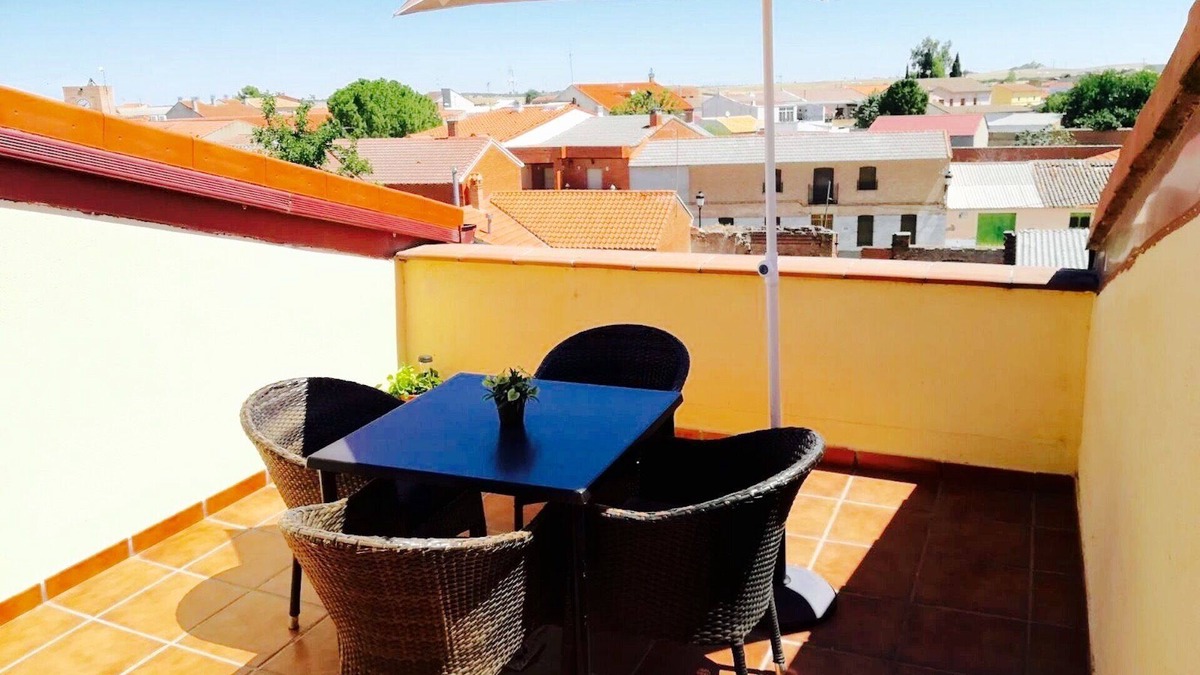 Alcabon Apartment | Alcabón apartments + terrace