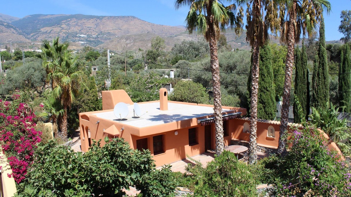 Orgiva House | Alcazaba - self-catering house with 2 double bedrooms, shower room and terrace