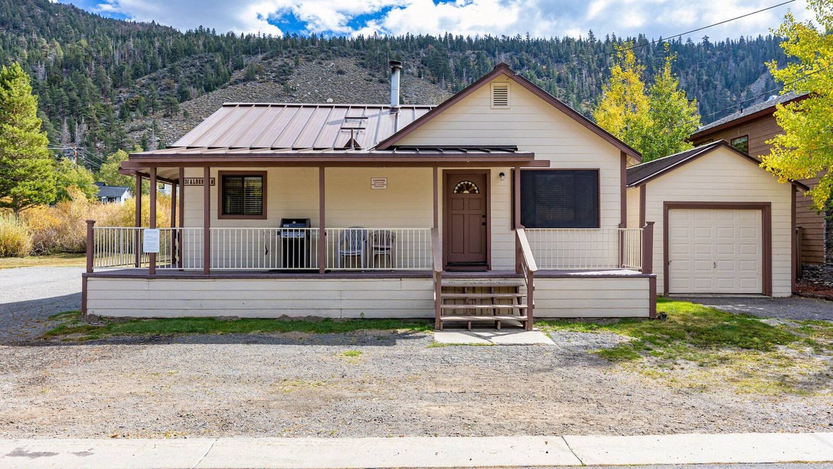 June Lake House | Alderman 2a - A cozy, pet-friendly bungalow