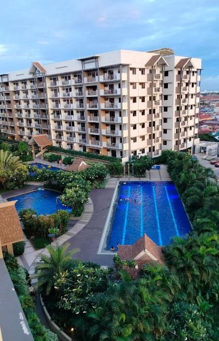 Bacoor City Apartment | ALEA RESIDENCES Condo near Airport and MOA! Cozy Place with Main street and Manila Bay view