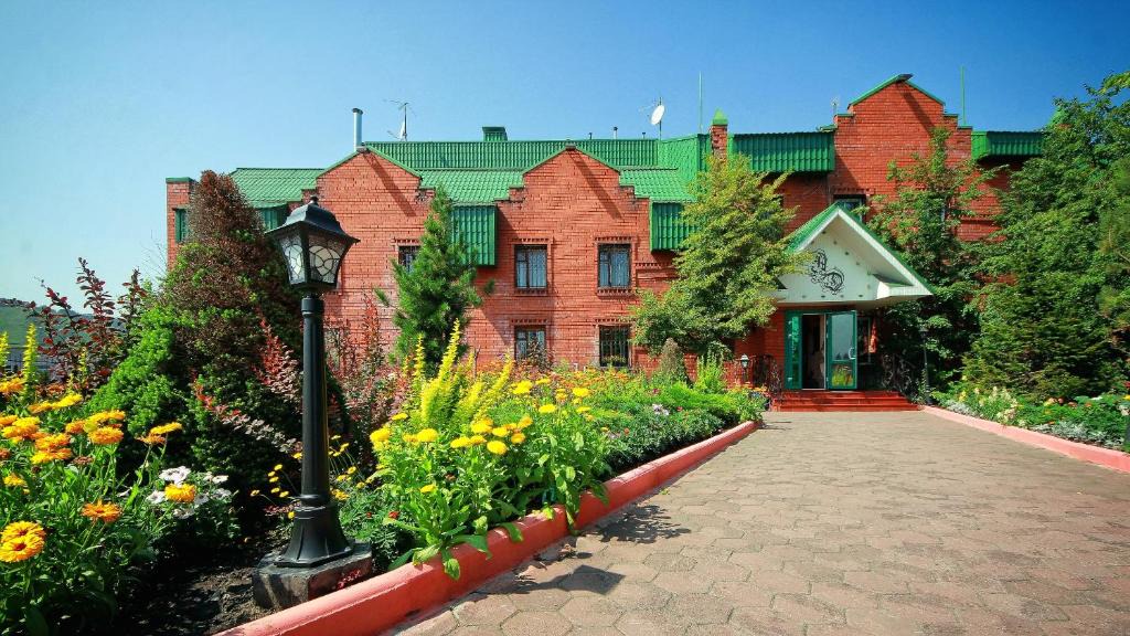 Novokuznetsk Hotel | Aleksandrovsky Dvor Hotel