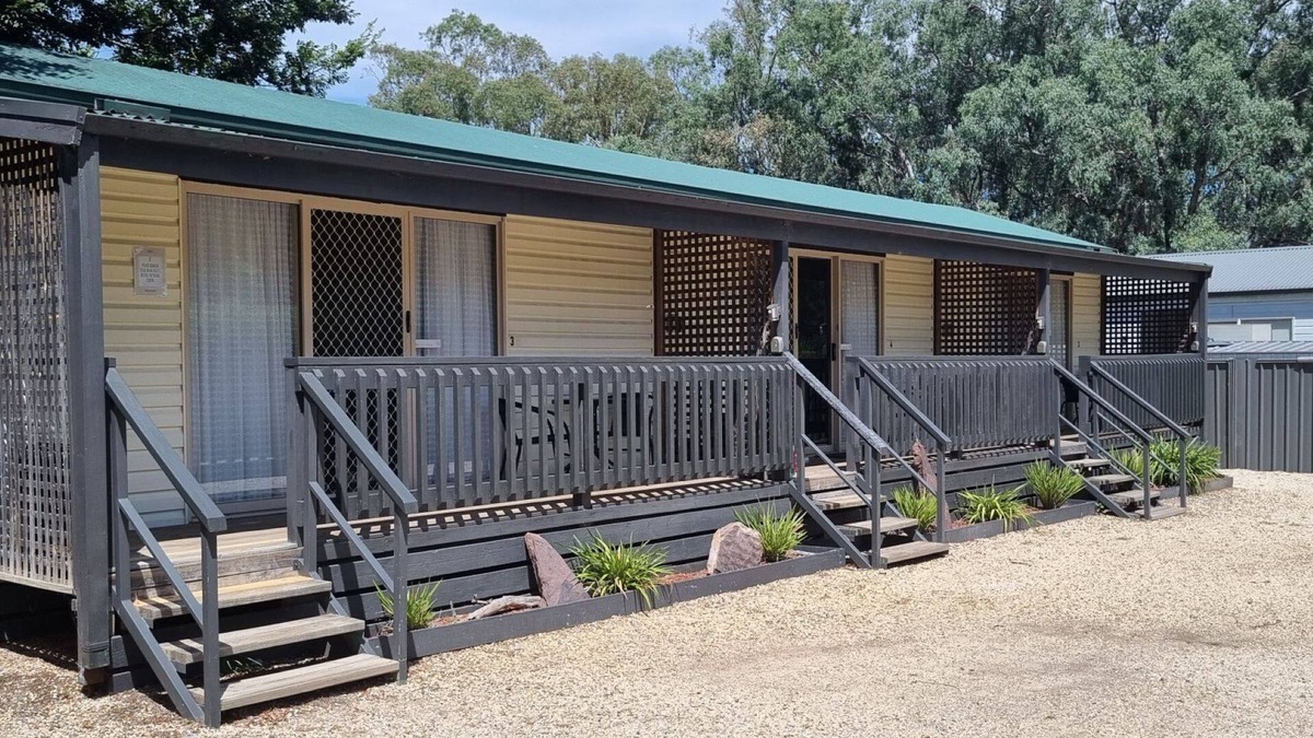 Alexandra Cabin | Alexandra Parklife. Deluxe Studio 1